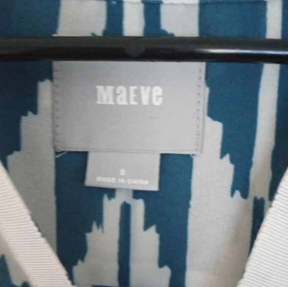 Anthropologie Maeve Rohana Embellished Henley Top Ikat‎ Print Size 0 - Picture 9 of 10